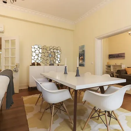Downtown Premium By Homing Apartment